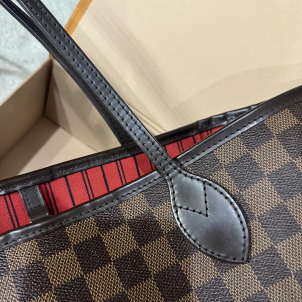 Authentic LV neverfull with pochette and box with original receipt